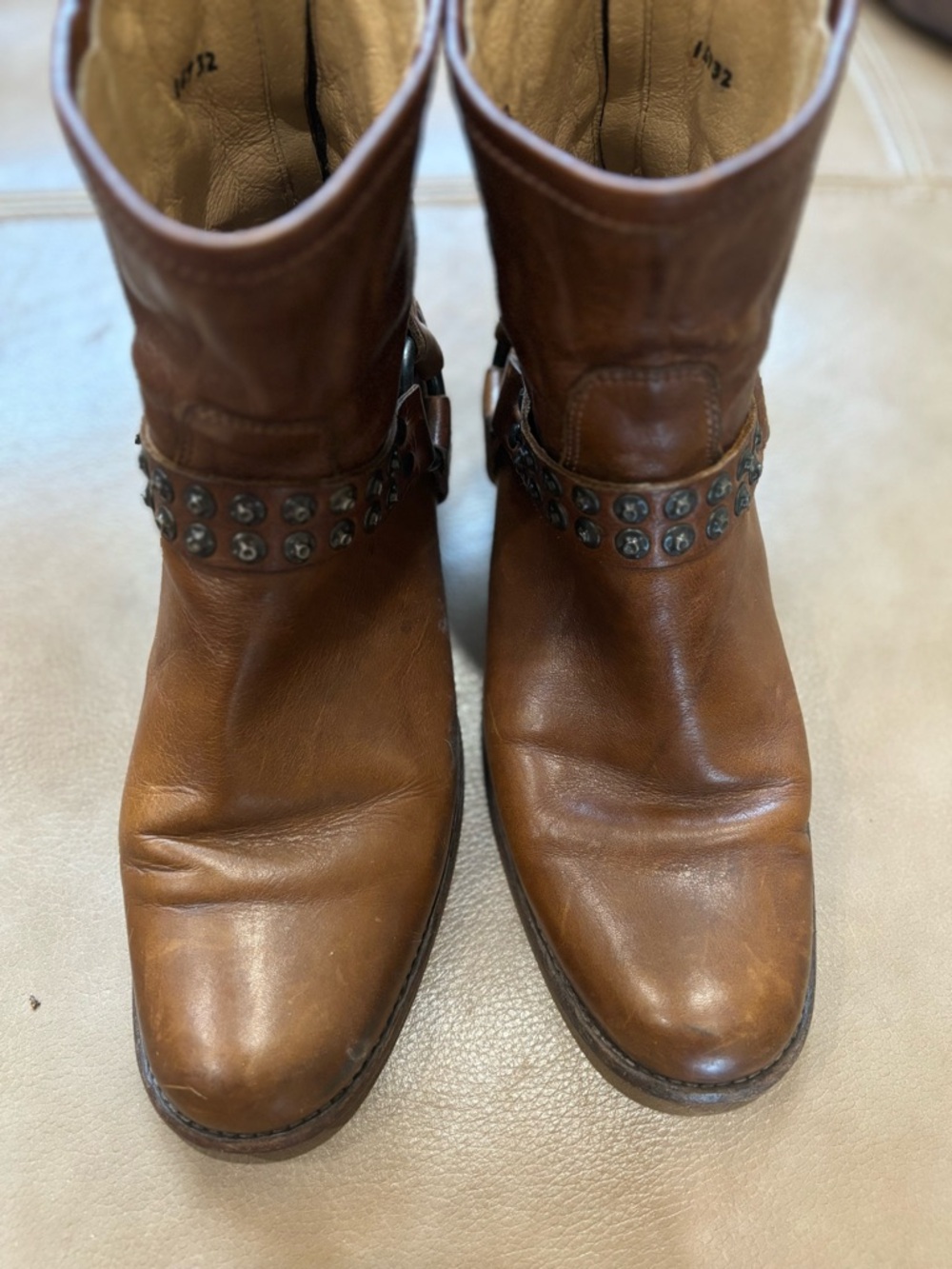 FRYE Philip studded harness cognac  brown Leather biker Ankle Booties size 9.5 - Picture 4 of 10